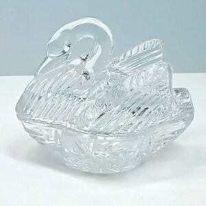 Vintage crystal swan trinket dish. No flaws.